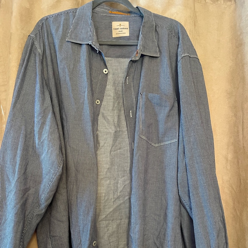 Tommy  Bahama men’s button down blue and white striped shirt